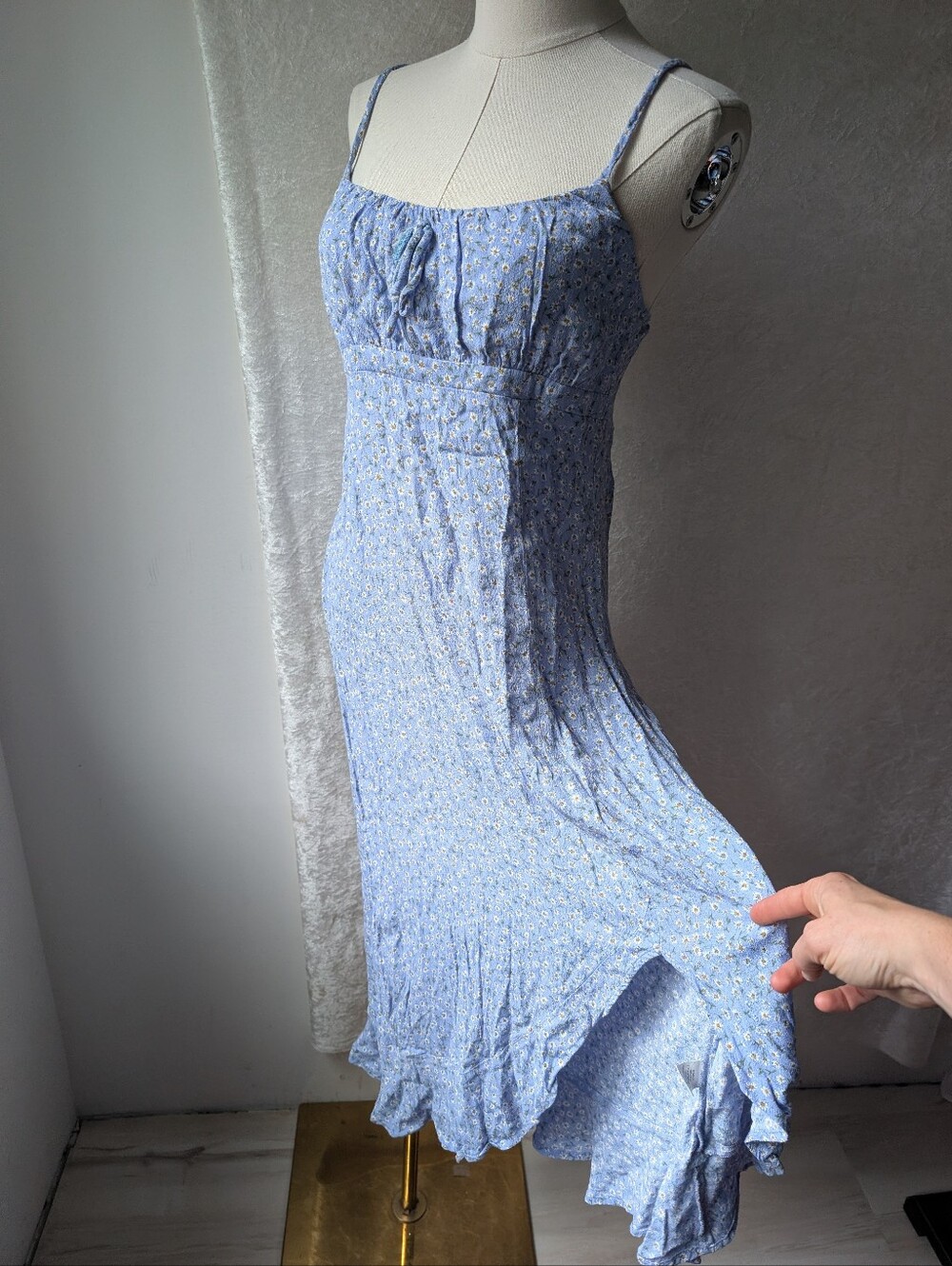 Daisy Stitch And Pine Medium Rayon Baby Blue Floral Baby Doll Midisummer Dress